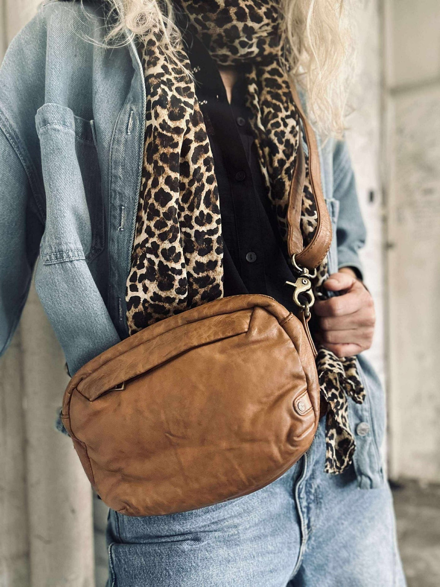 Axelremsväska Hanna Cognac