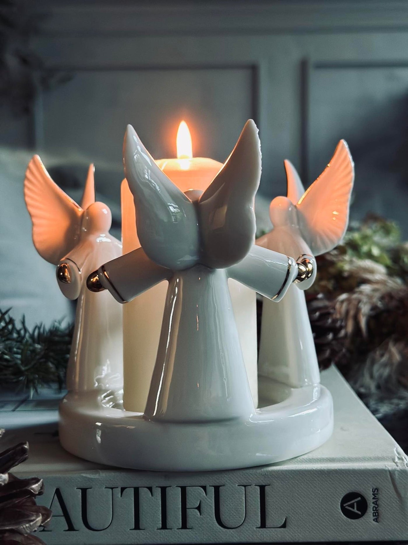 Ljusstake med änglar - Vit porslin