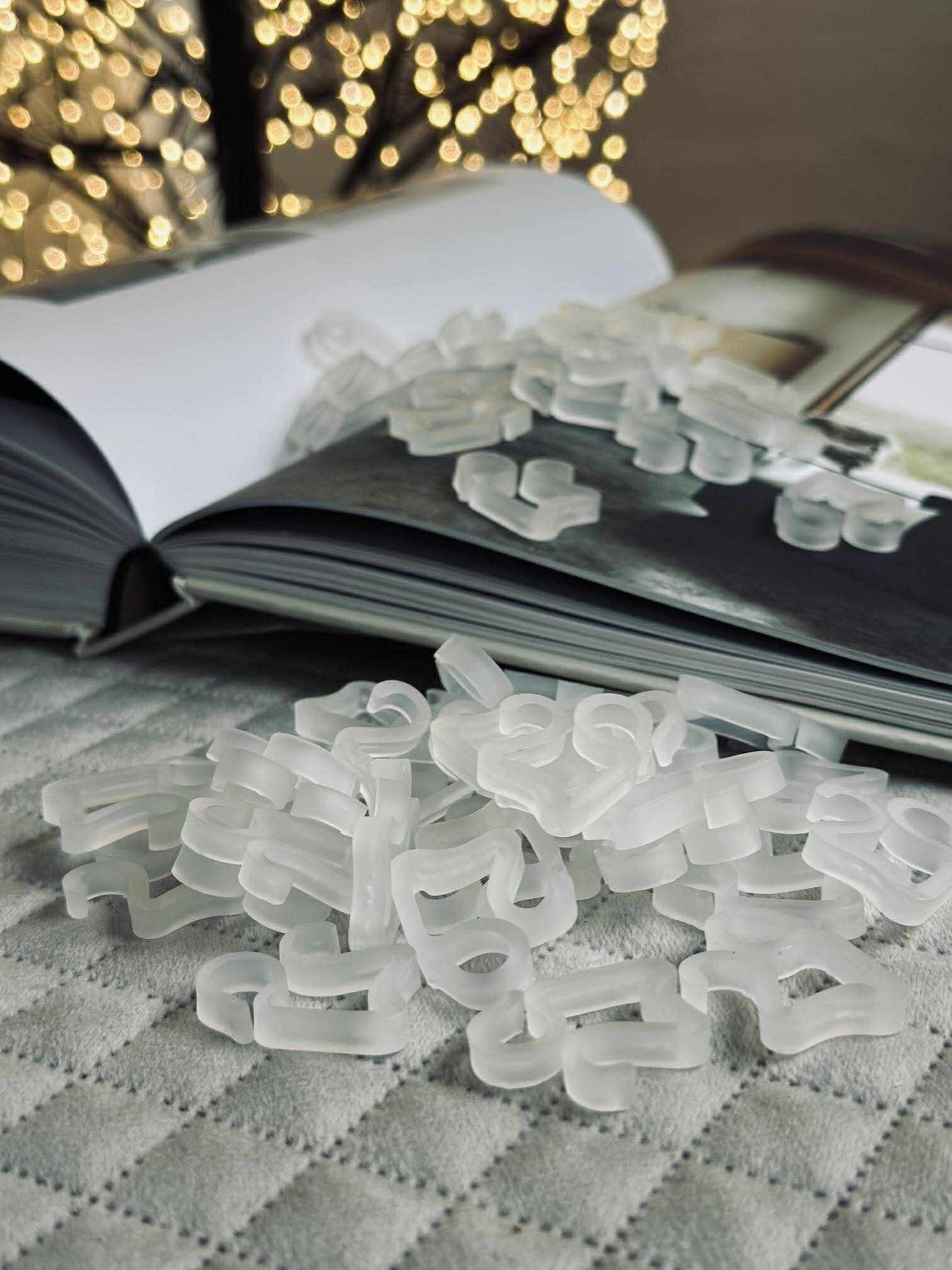 Krokar för upphängning av ljusslinga - 50 st.