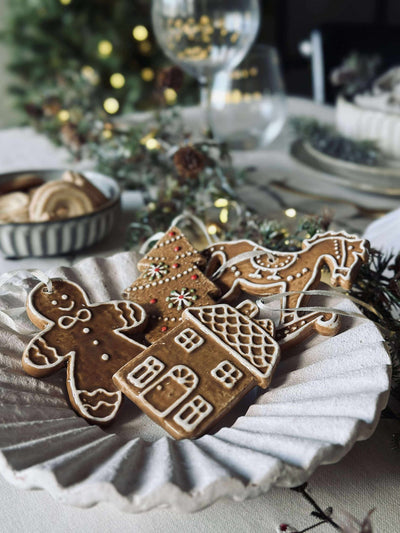 Hängande pepparkakshus