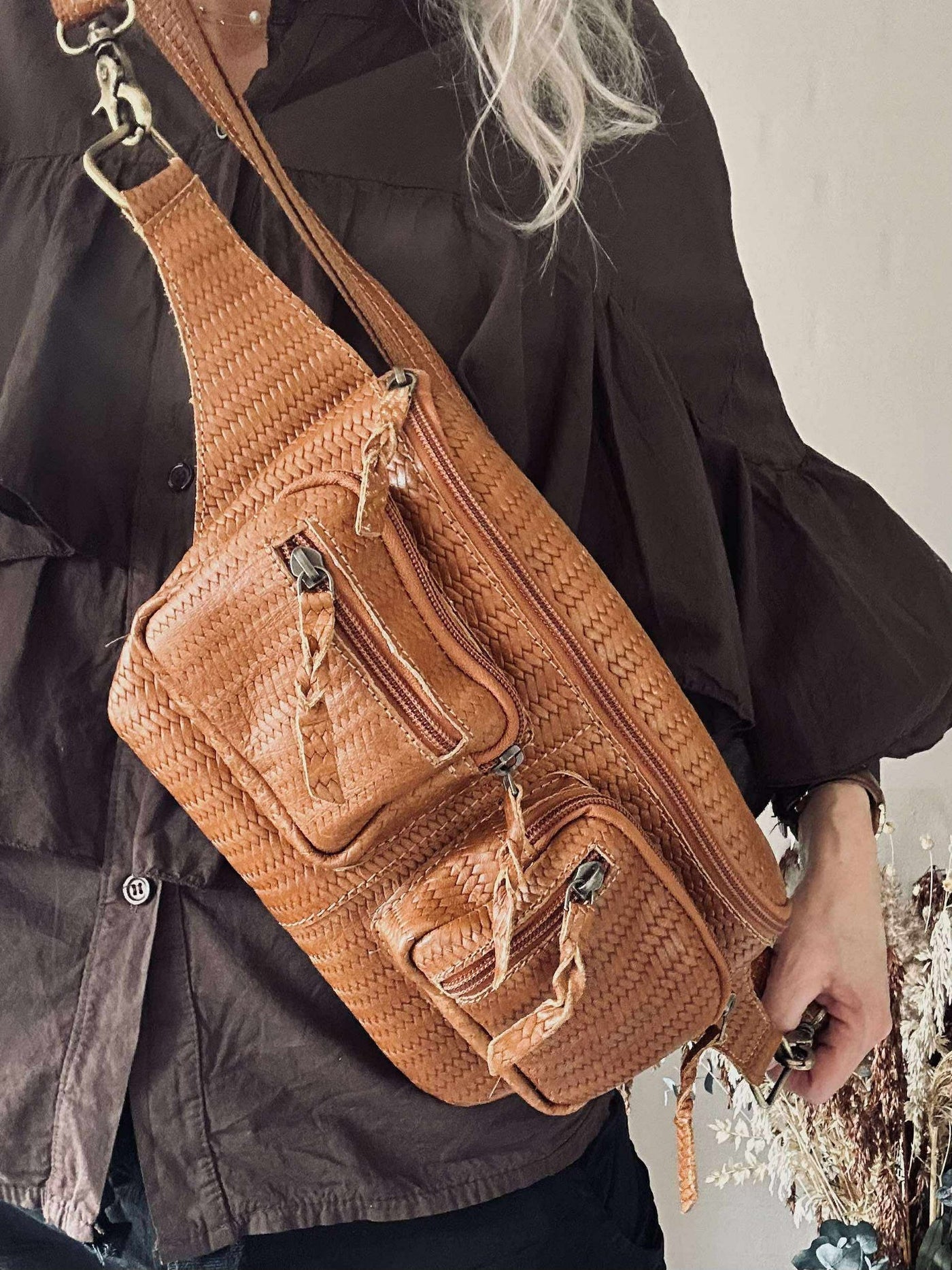 Midjeväska Kaya - Cognac flätad