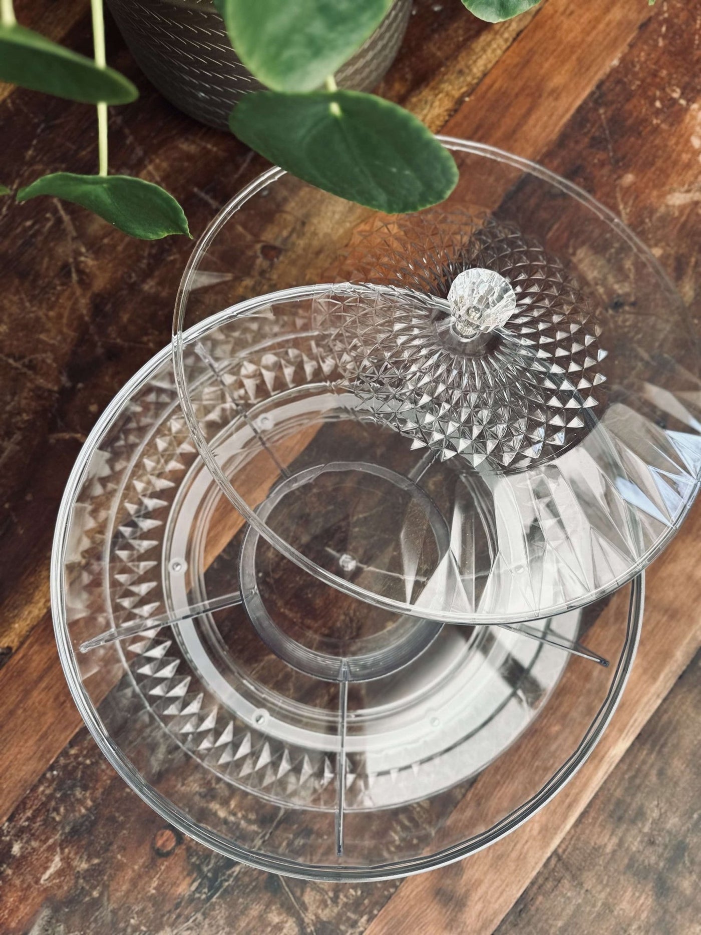 Serveringsfat med avdelning och lock