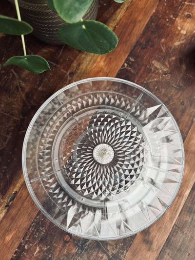 Serveringsfat med avdelning och lock