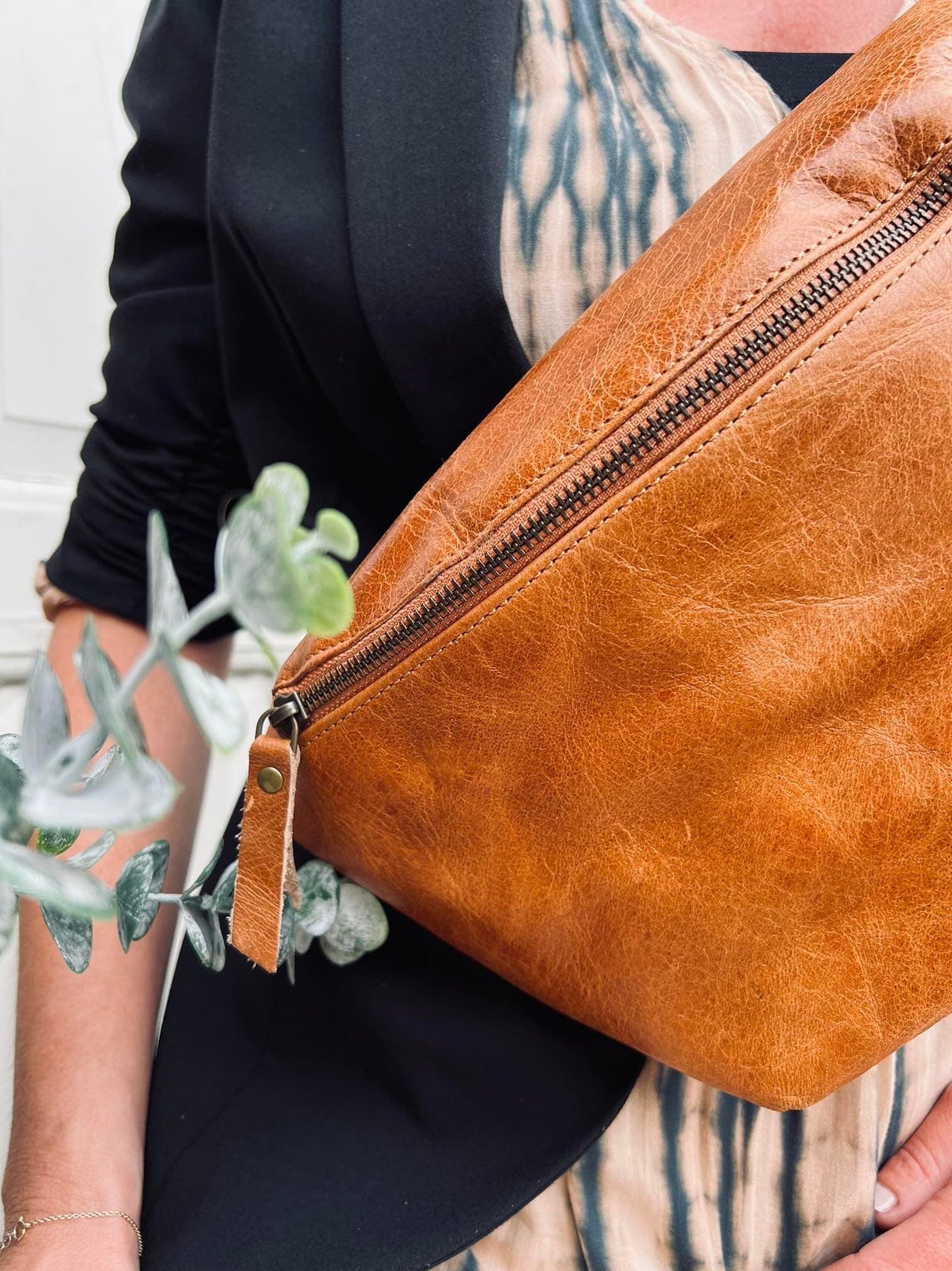 Bumbag BELLA i Cognac buffelläder