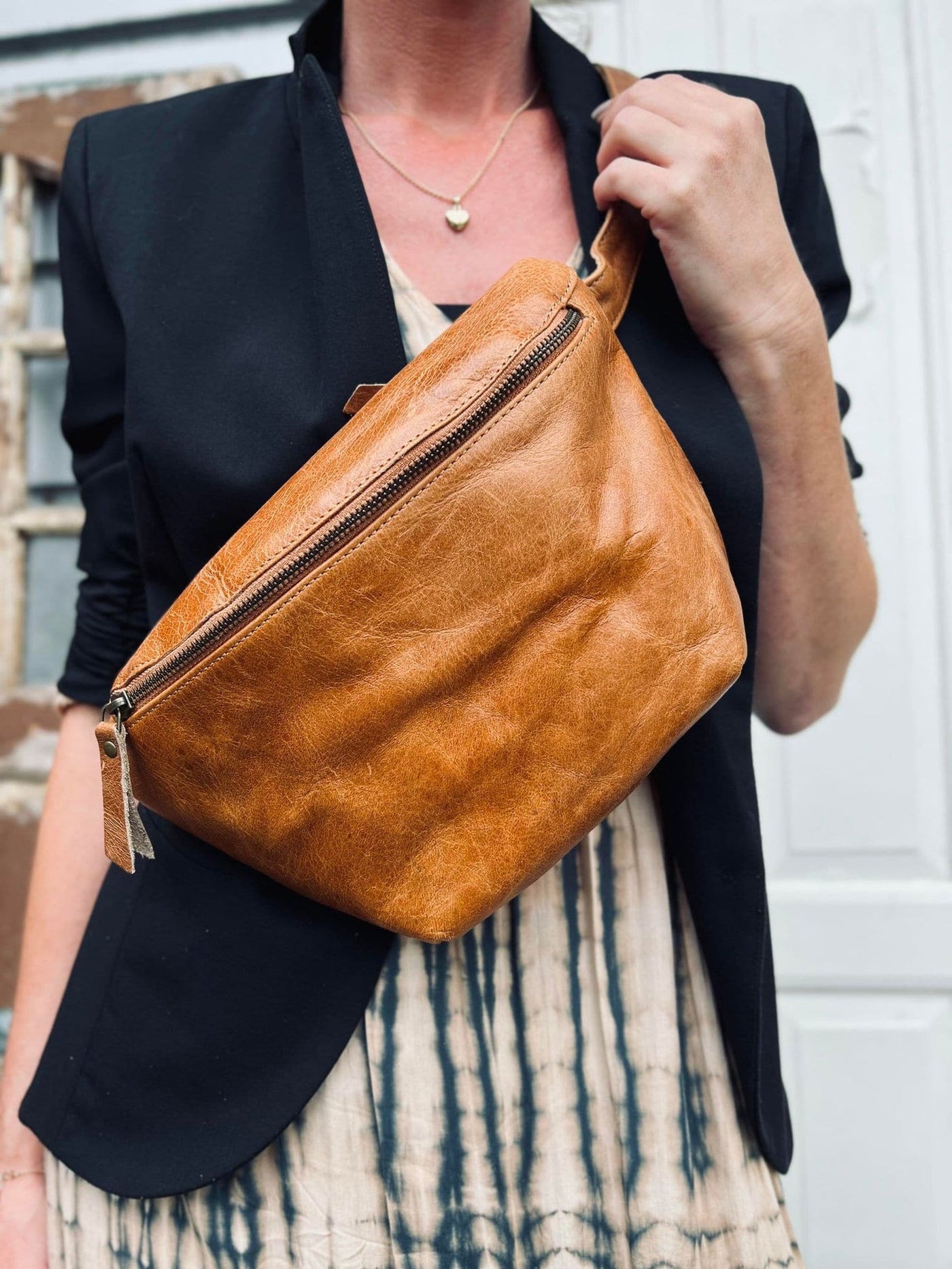 Bumbag BELLA i Cognac buffelläder