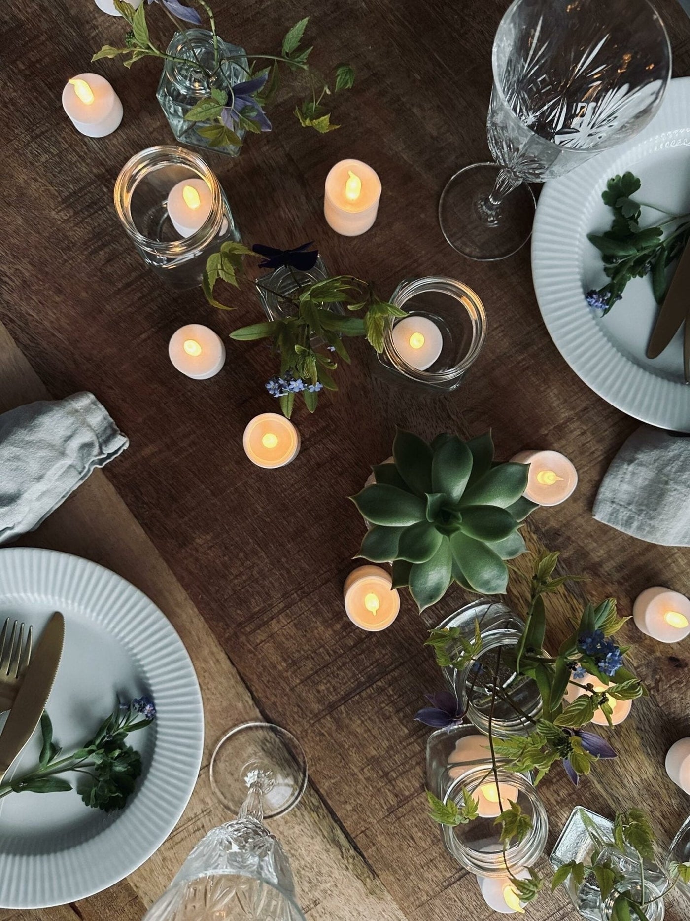 LED ljuspaket med 16 värmeljus