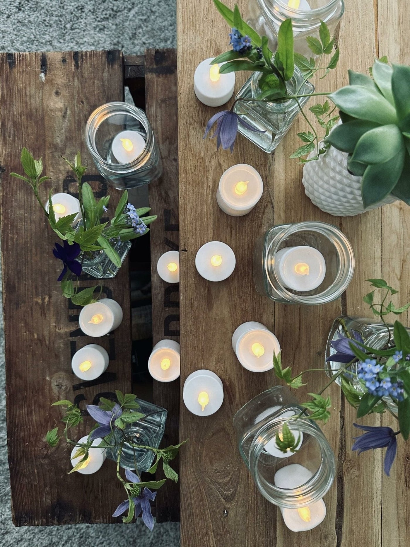 LED ljuspaket med 16 värmeljus