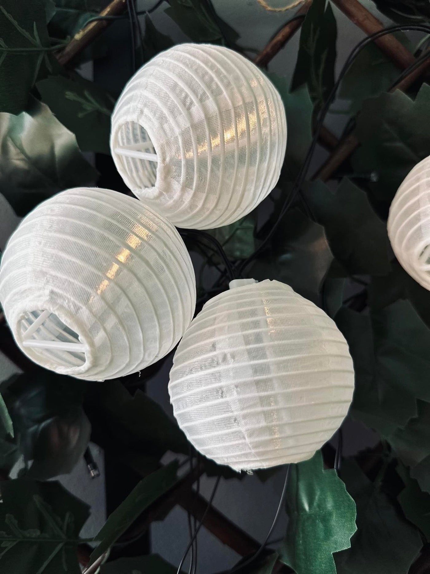 LED solcell ljusslinga, 10 vita bollar