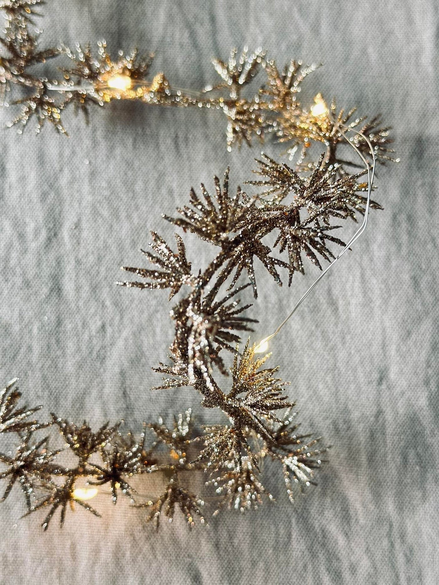 Ljusslinga med glitter 180cm – Guld