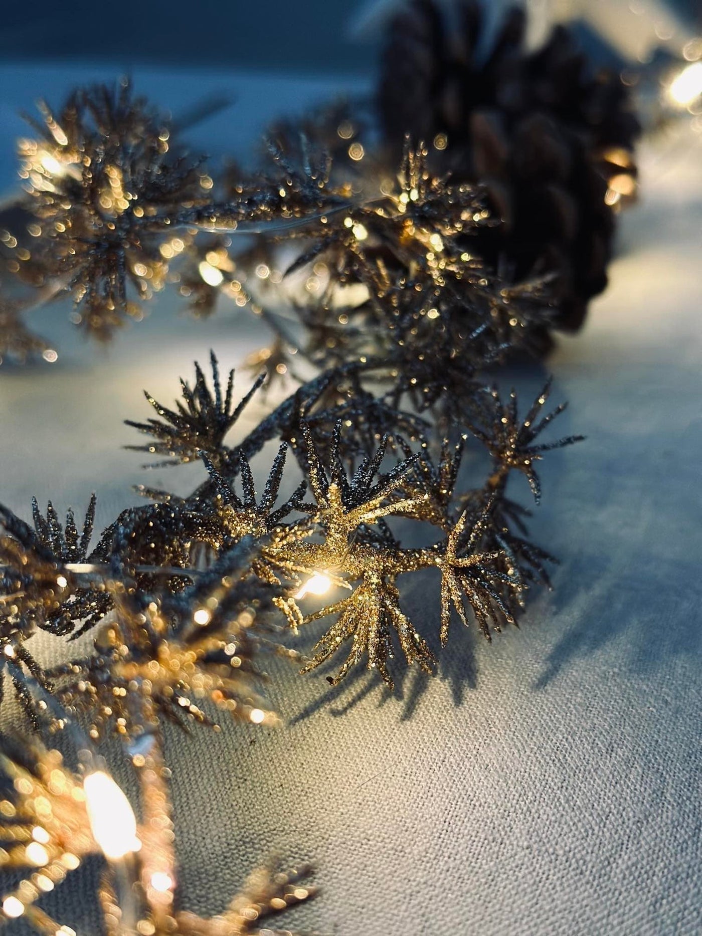 Ljusslinga med glitter 180cm – Guld