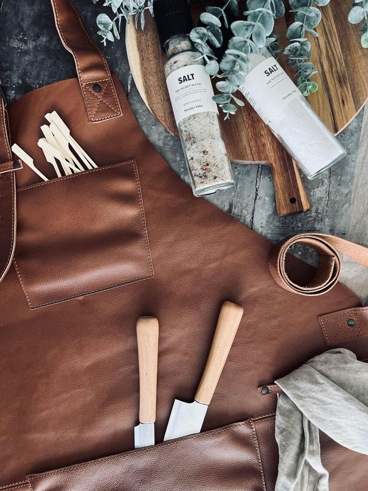 Skinnförkläde – Cognac buffelläder