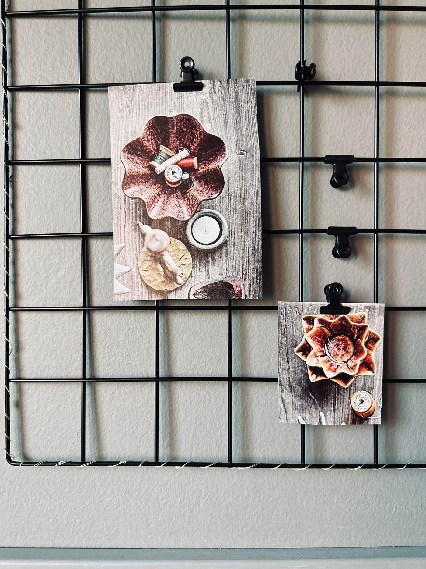 Svart metalltavla – inklusive ljusslinga och klämmor