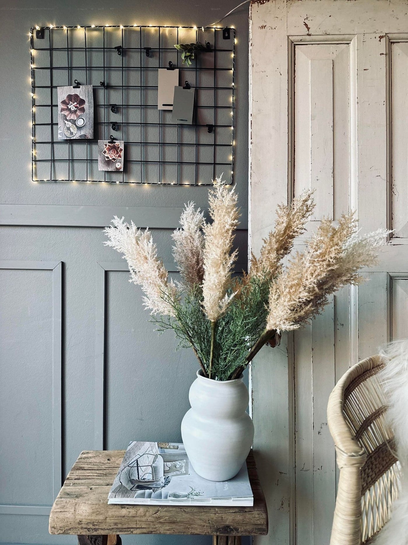 Svart metalltavla – inklusive ljusslinga och klämmor